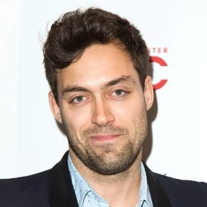Alex Hassell - Bio, Age, Height, Career, Married, Net Worth, Facts