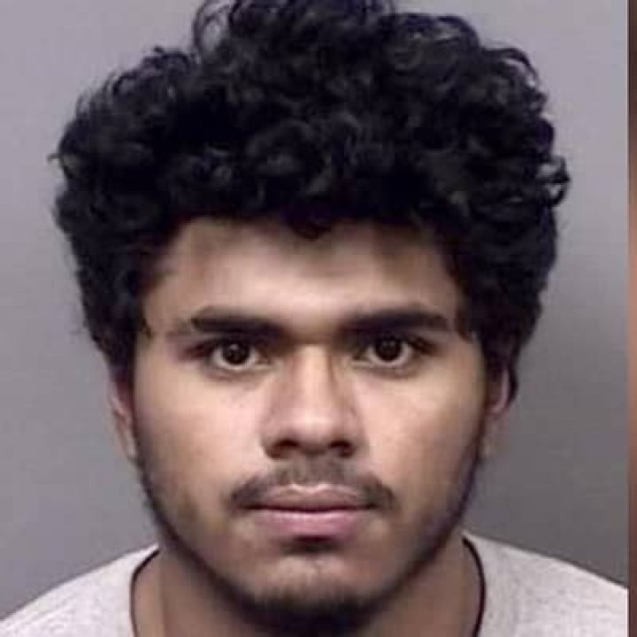 Carlos Hallowell - Bio, Age, Height, Nationality, Net Worth, Facts