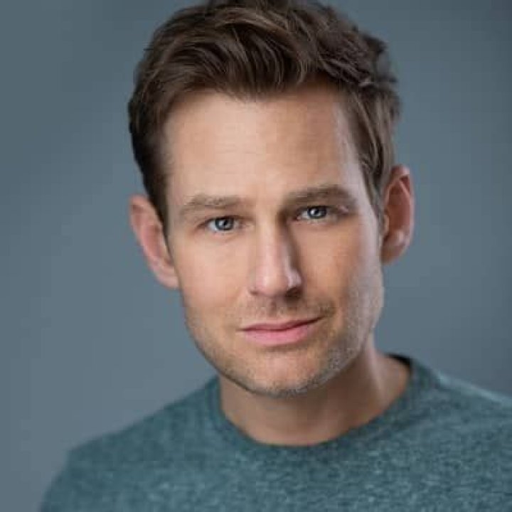 Chad Kimball - Bio, Age, Net Worth, Height, Married, Nationality, Body Measurement, Career