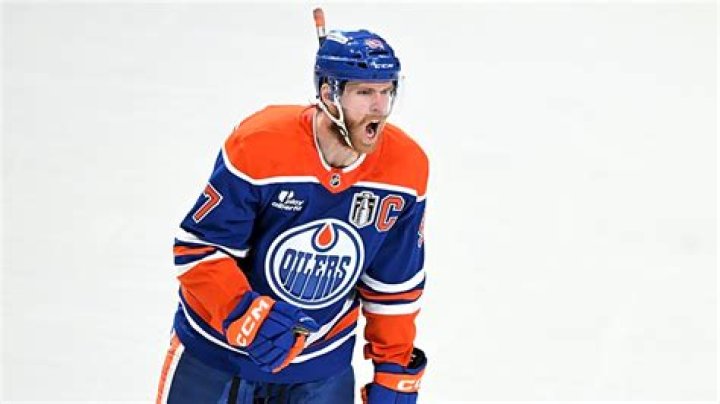 Connor McDavid - Bio, Age, Net Worth, Height, In Relation, Nationality