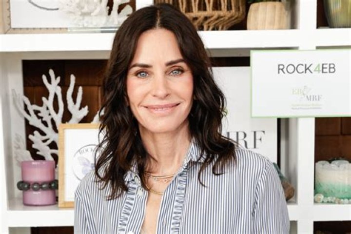 Courteney Cox - Bio, Age, Net Worth, Single, Nationality, Career