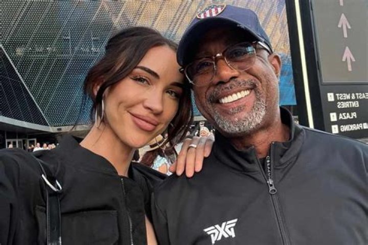 Darius Rucker - Bio, Age, Net Worth, Height, Married, Nationality, Body Measurement, Career