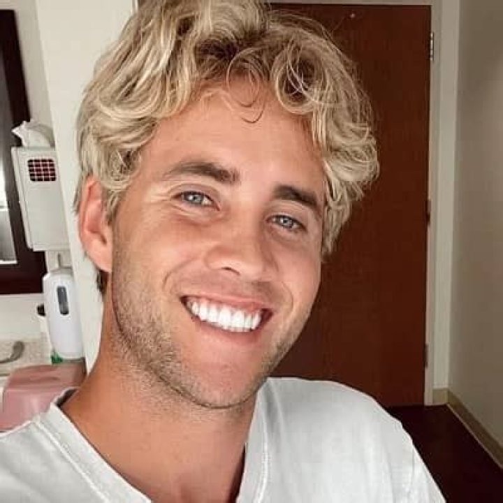 Derik Beeston - Bio, Age, Height, Net Worth, Facts, Nationality