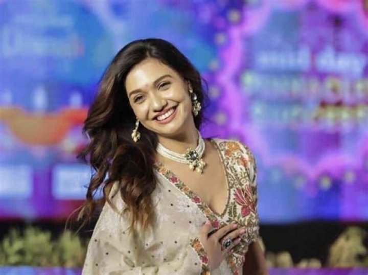 Divya Agarwal - Bio, Age, Net Worth, Height, In Relation, Nationality, Body Measurement, Career
