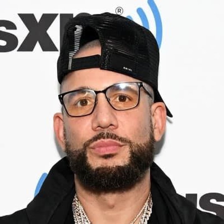 DJ Drama - Bio, Age, Height, Net Worth, Facts, Nationality