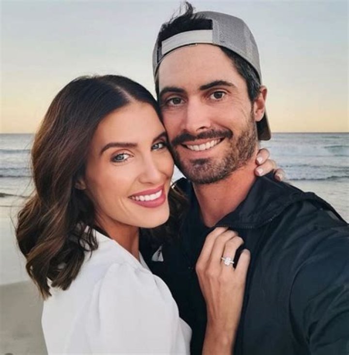 Erin Holland - Bio, Age, Net Worth, Height, Married, Nationality, Instagram