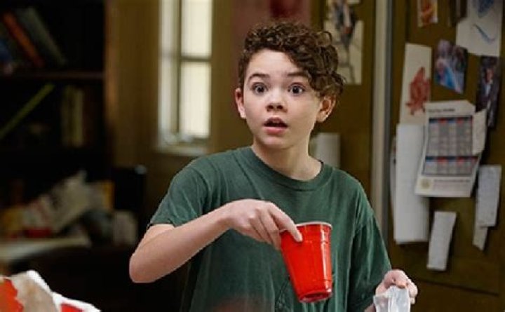 Hannah Alligood - Bio, Age, Height, Net Worth, Facts, Nationality