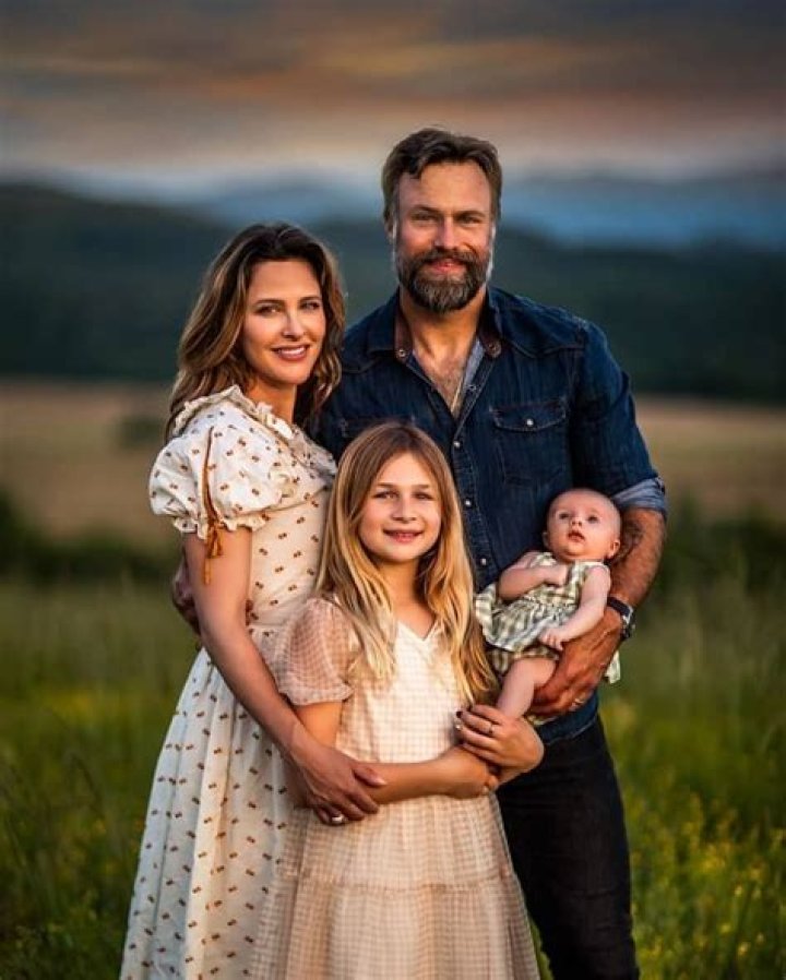 Jill Wagner - Bio, Age, Net Worth, Height, Married, Nationality, Instagram