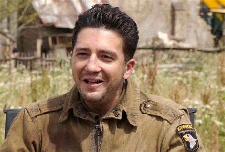 John Magaro - Bio, Age, Career, Height, Net Worth, Facts