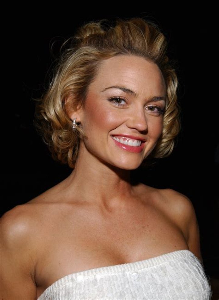 Kelly Carlson - Bio, Age, Net Worth, Height, Married, Nationality, Body Measurement, Career
