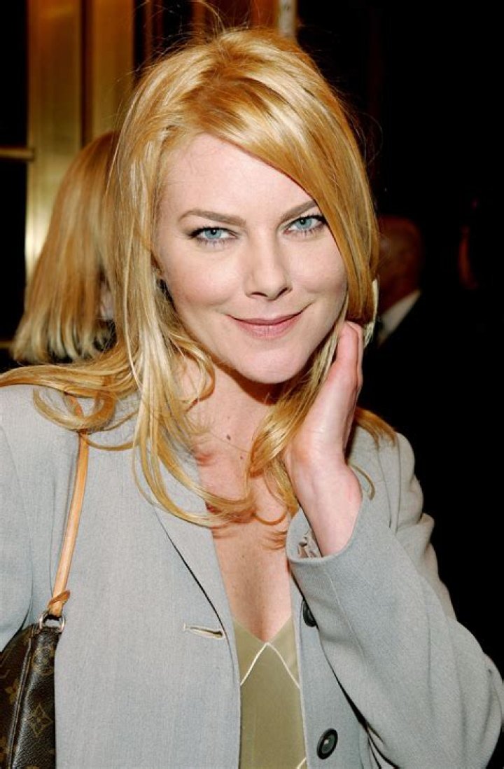 Paula Devicq - Bio, Age, Height, Net Worth, Facts, Nationality