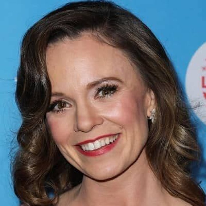 Rachel Boston - Bio, Age, Net Worth, Height, Single, Nationality, Body Measurement, Career