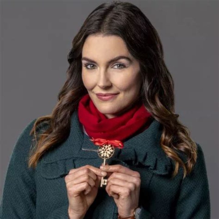 Taylor Cole - Bio, Career, Married, Age, Net Worth, Height, Facts