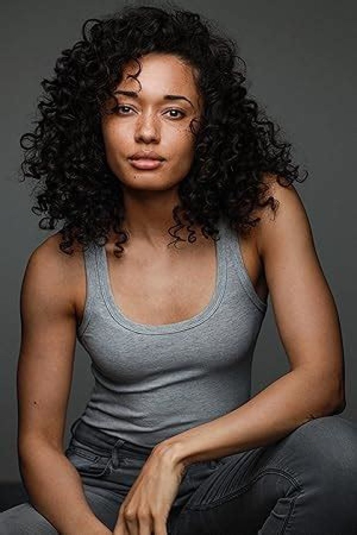 Yasmin Swann - Bio, Age, Net Worth, Single, Nationality, Body Measurement, Career